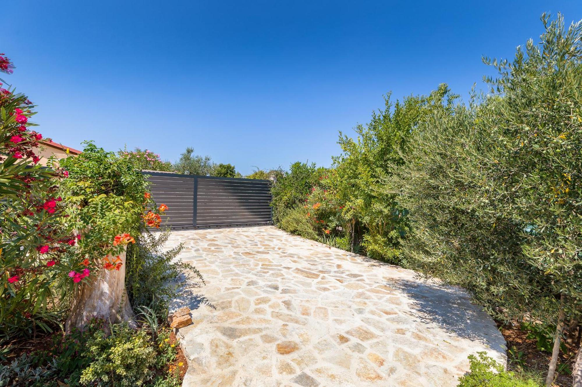 Casa De Flores, Ace Location - 100M From Bodinka Beach , Free Parking, Nature'S Heaven Peroj Exterior photo