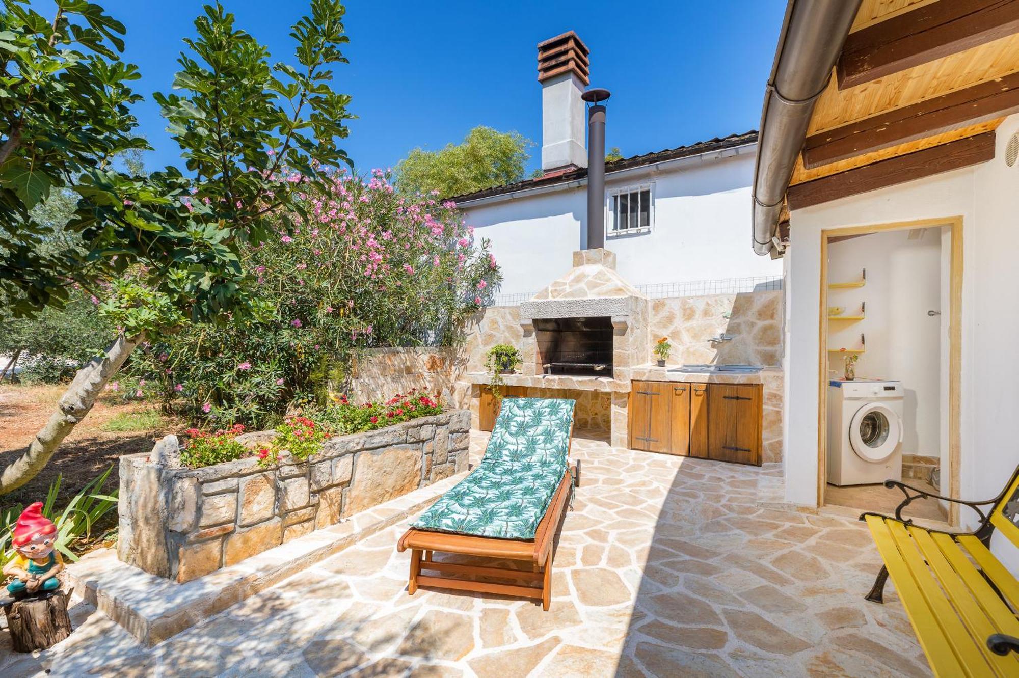 Casa De Flores, Ace Location - 100M From Bodinka Beach , Free Parking, Nature'S Heaven Peroj Exterior photo